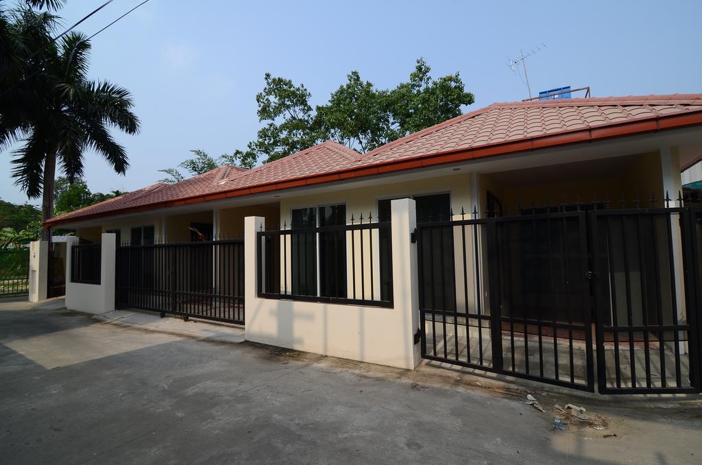 Vista Residence Yangon Esterno foto