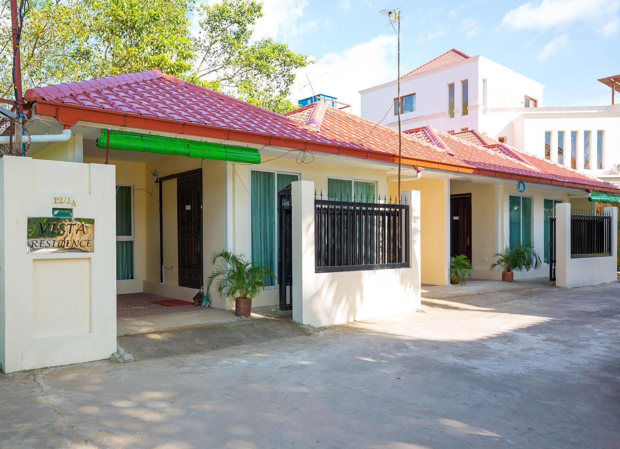 Vista Residence Yangon Esterno foto