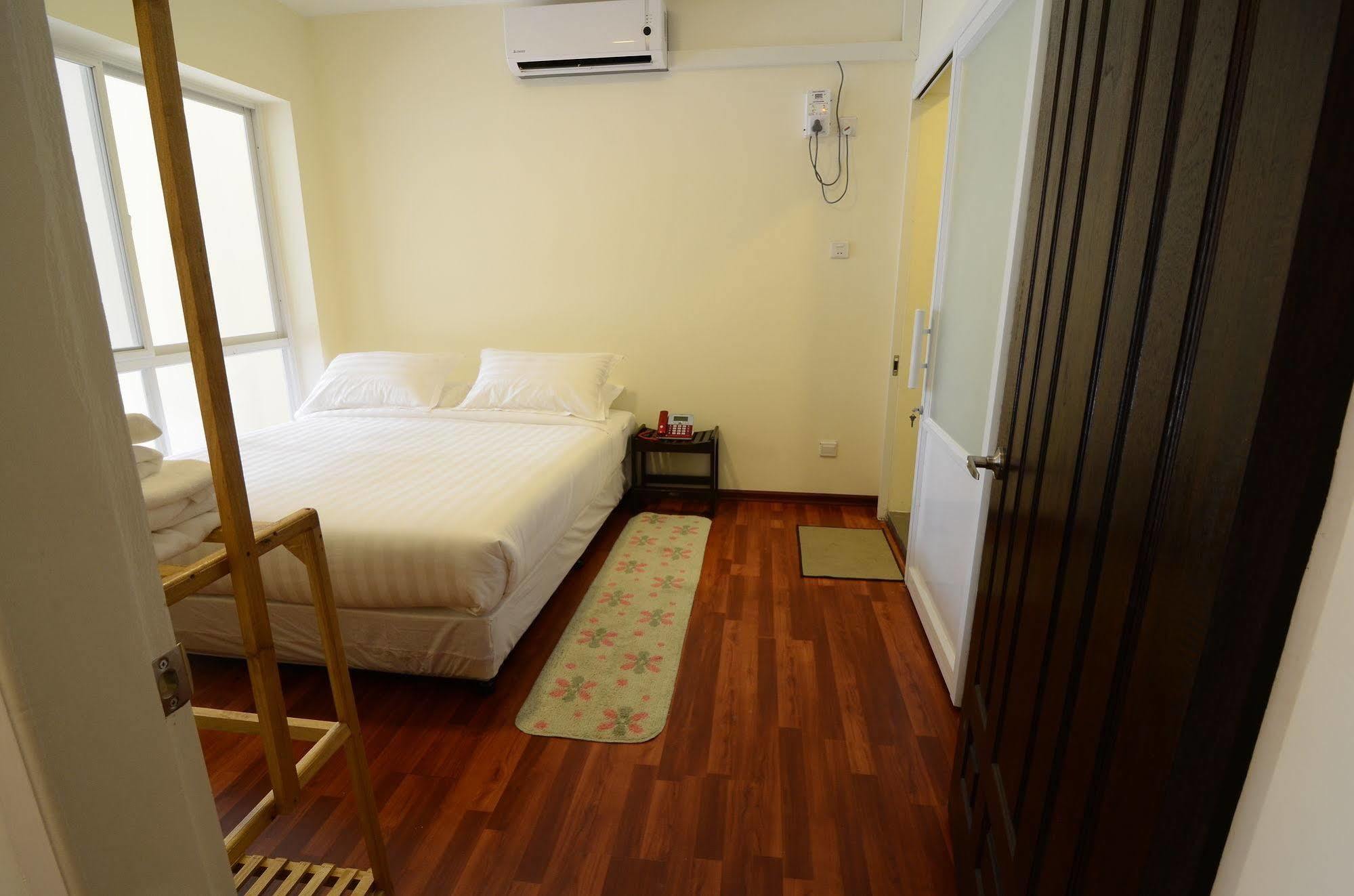 Vista Residence Yangon Esterno foto