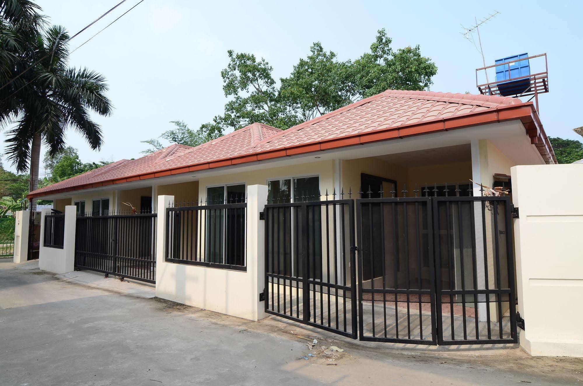 Vista Residence Yangon Esterno foto